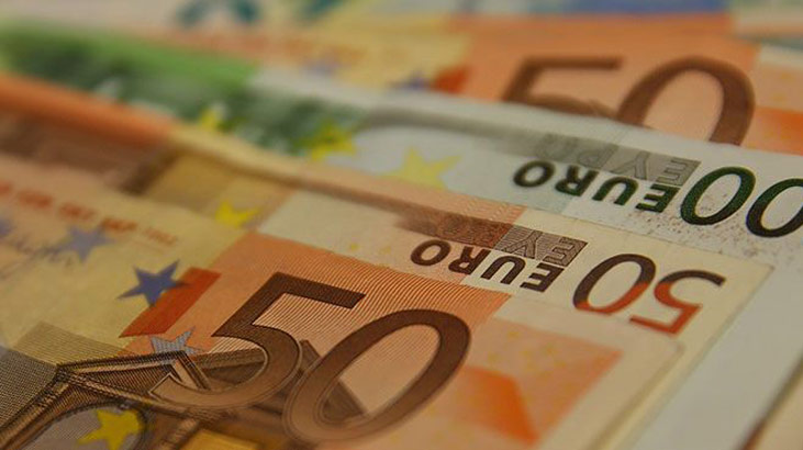 Euro Bölgesi`nin banka kurtarma fonu 33 milyar euroya ulaştı