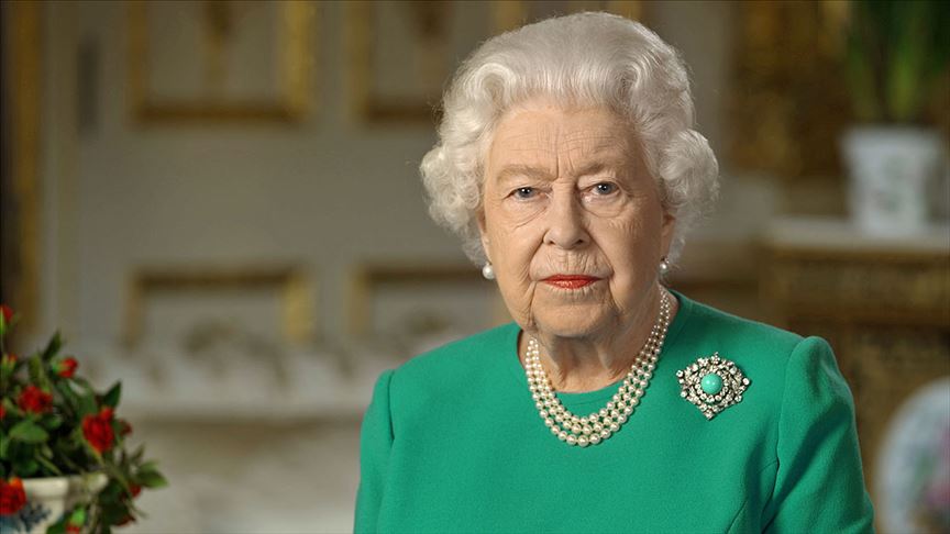 Kraliçe 2. Elizabeth tahttaki 5. ulusa sesleniş konuşmasını yaptı